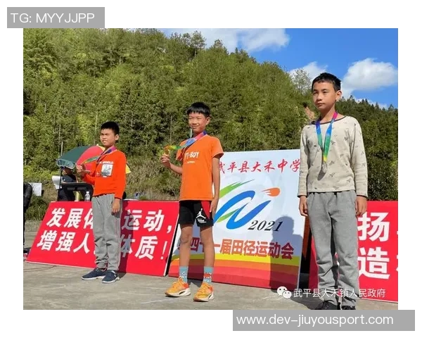 沈体足球队奋勇拼搏再创佳绩展现青春风采与团队精神