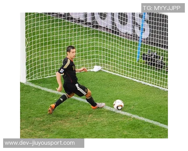 贝利的布足球:传承与创新的完美结合,探索足球背后的文化与情感 贝利的布足球:传承与创新的完美结合,探索足球背后的文化与情感