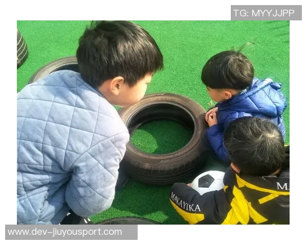 足球场上的奇闻趣事揭秘你不知道的那些精彩瞬间