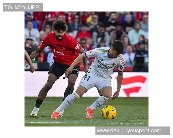 豪门足球风云中的曼联传奇与挑战:从辉煌到重生的历程探秘 豪门足球风云中的曼联传奇与挑战:从辉煌到重生的历程探秘