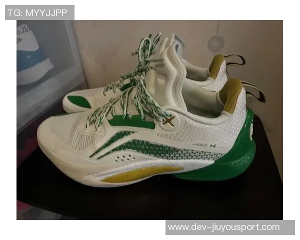 选择合适的胶水修复足球鞋的最佳指南与推荐